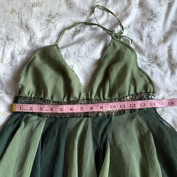 Solitaire green handkerchief hemline midi dress size medium - Picture 8 of 11